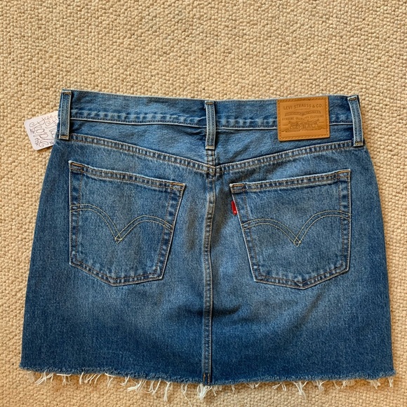 levis denim skirt - Picture 8 of 8